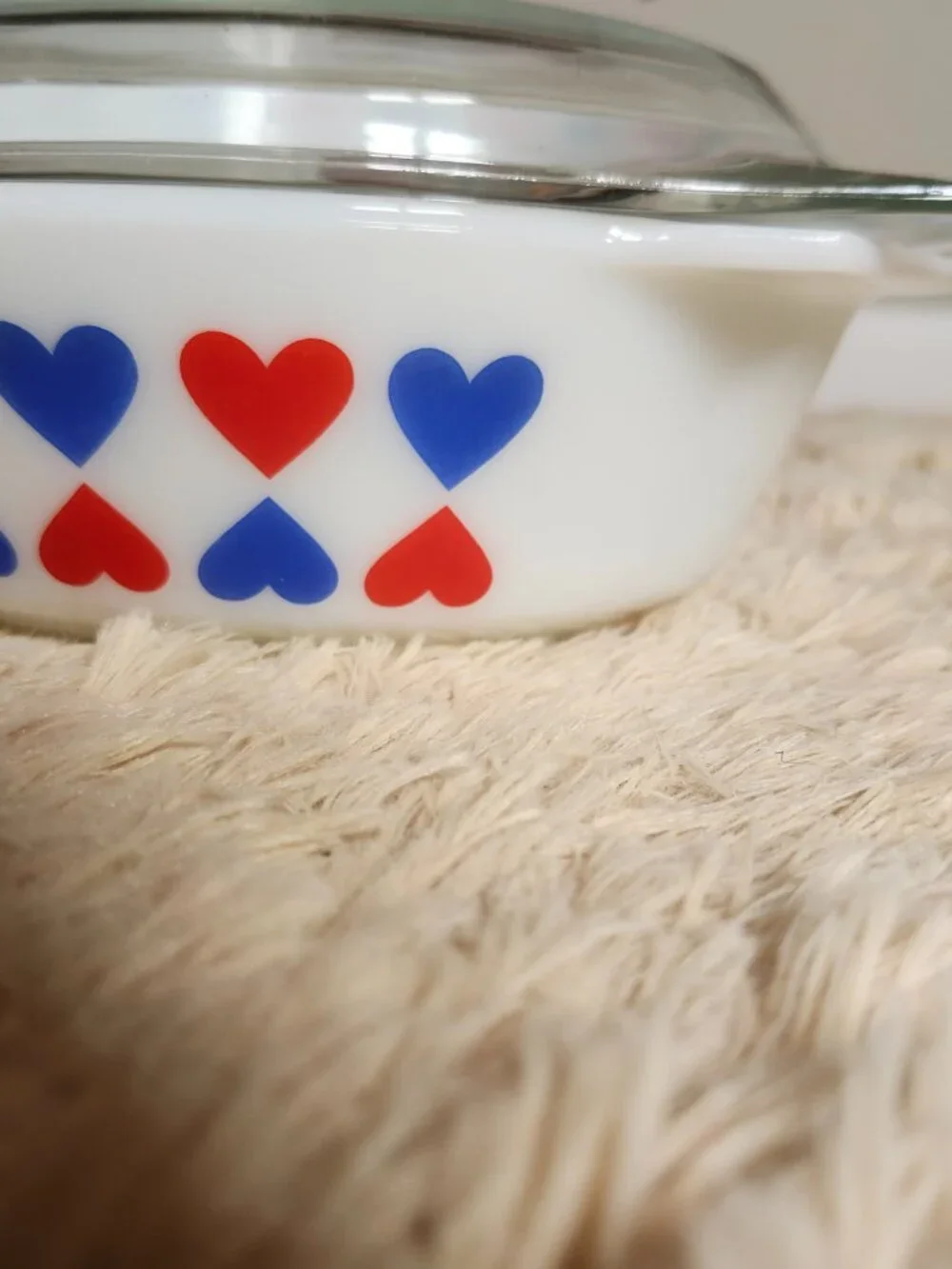 Pyrex Hearts casserole 509 with lid